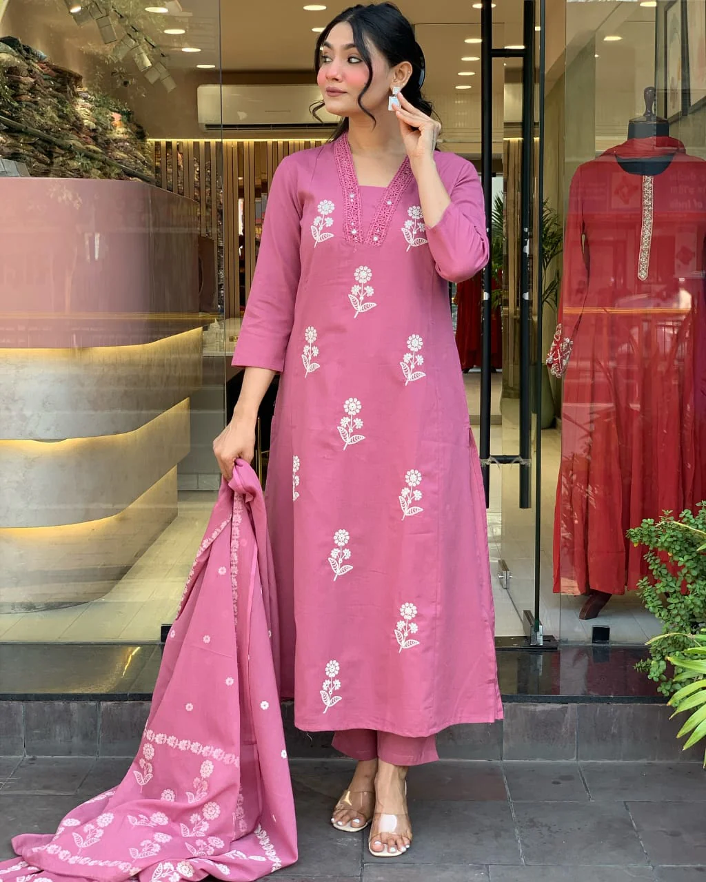 Pure Cotton Fabric Kurti Pant With Malmal Dupatta - Image 3