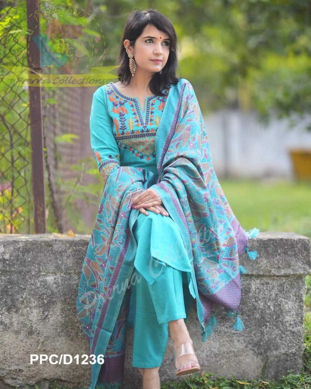 Handloom Embroidered Kurta Pant Set with Khadi Kantha Print - Image 2