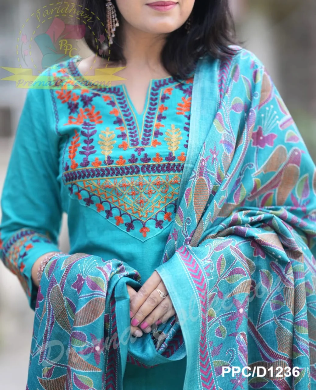 Handloom Embroidered Kurta Pant Set with Khadi Kantha Print - Image 4