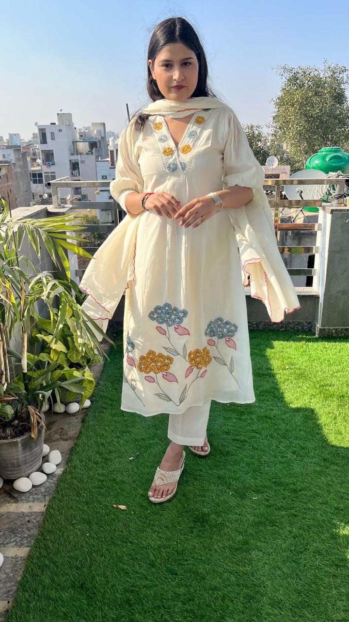 Ivory Bloom Embroidered Anarkali Kurta Set - Image 2