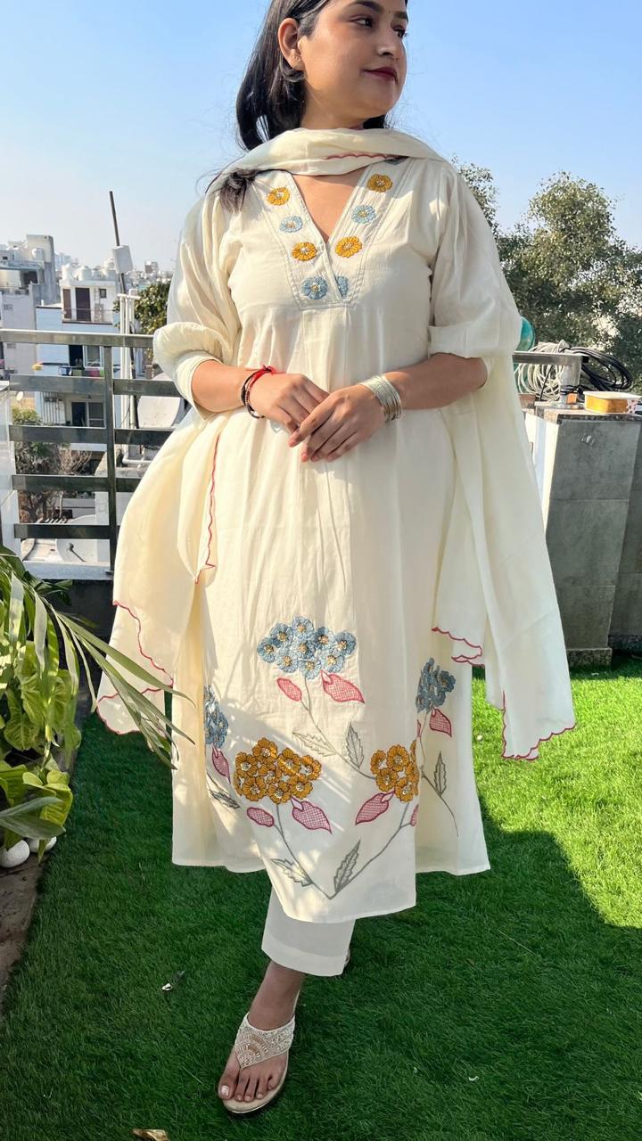 Ivory Bloom Embroidered Anarkali Kurta Set - Image 4