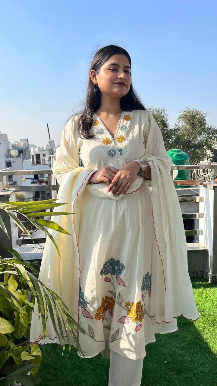 Ivory Bloom Embroidered Anarkali Kurta Set - Image 7