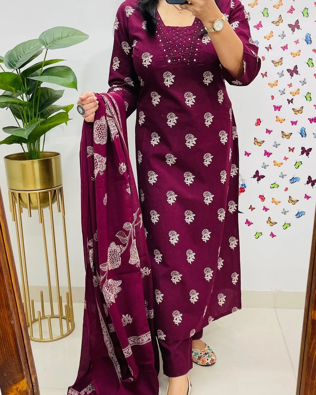 Maroon Designer V-Neck Block Pattern Kurti Pant & Dupatta Set - Image 3