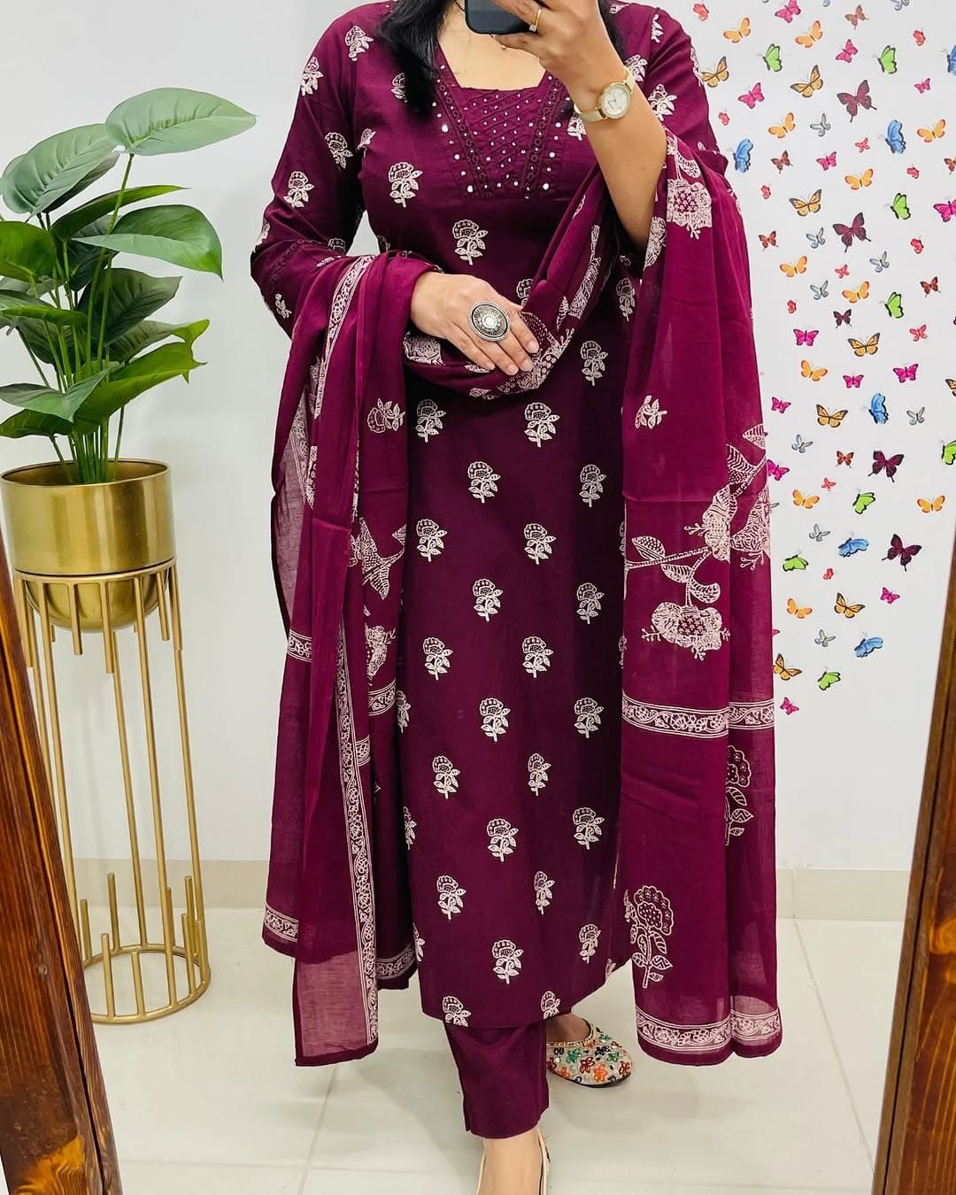 Maroon Designer V-Neck Block Pattern Kurti Pant & Dupatta Set - Image 4