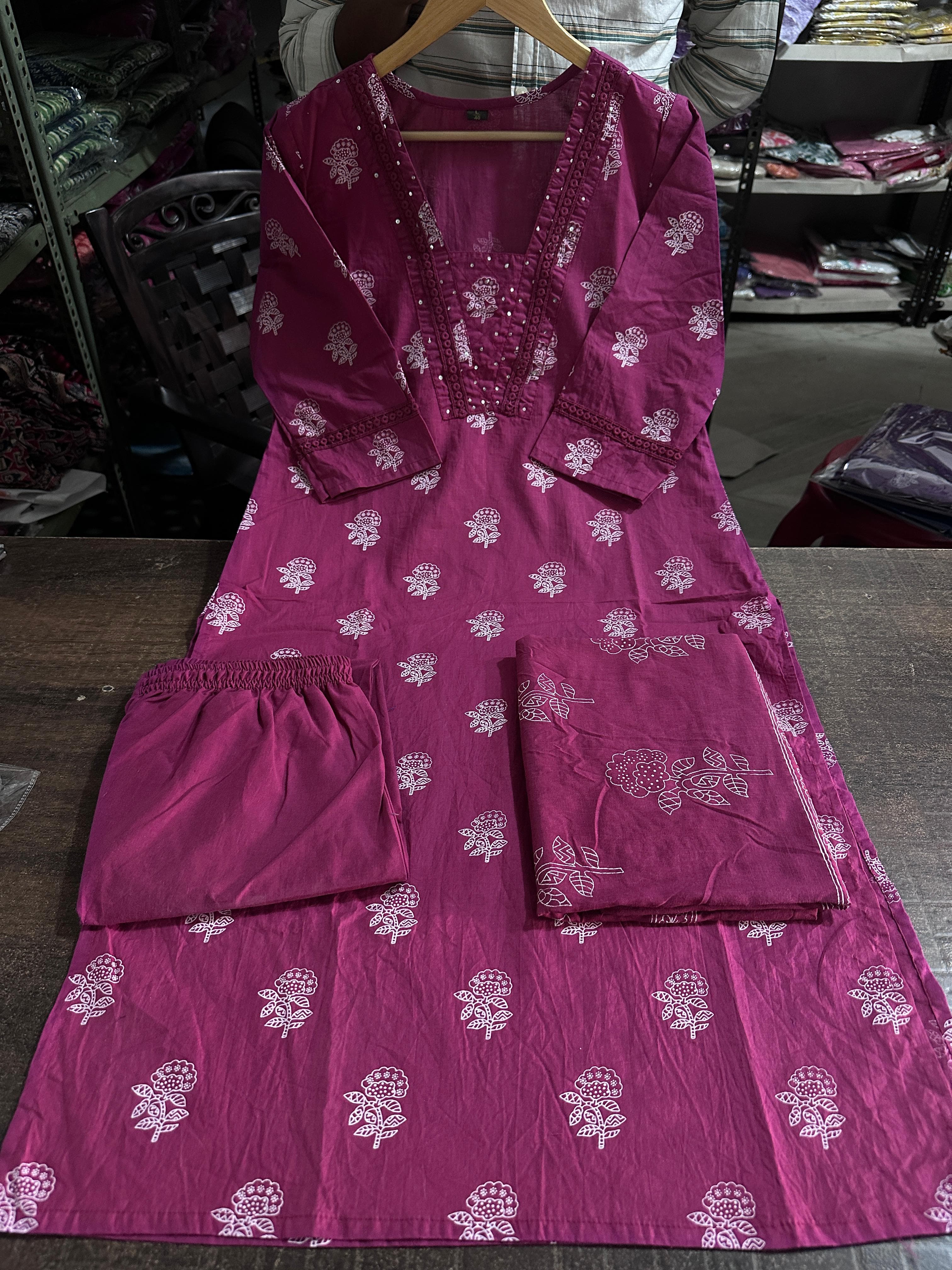 Maroon Designer V-Neck Block Pattern Kurti Pant & Dupatta Set - Image 6