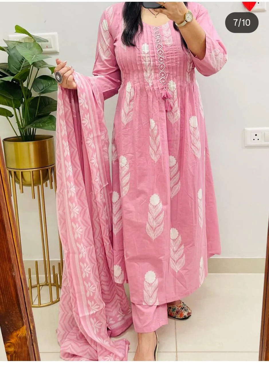 Pink Block Ikat Print Kurta Set with Dupatta - Image 4