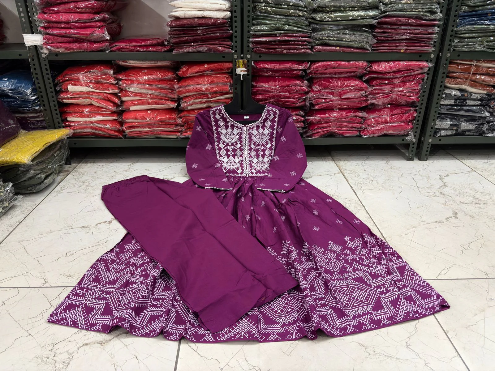 Royal Lavender Embroidered Kurta Set - Image 3